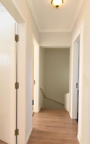 Casa à venda com 166m², 3 quartos e 4 vagasCorredor/Escadas