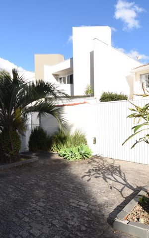 Casa à venda com 166m², 3 quartos e 4 vagasFachada