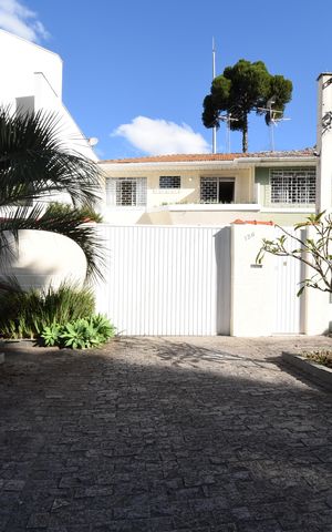 Casa à venda com 166m², 3 quartos e 4 vagasFachada
