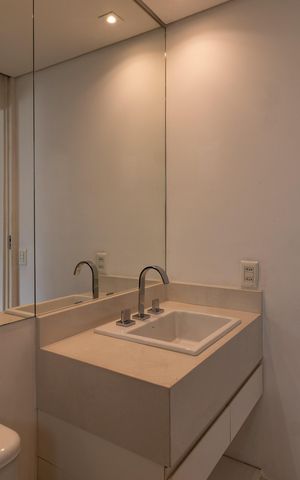 Apartamento para alugar com 362m², 3 quartos e 5 vagas Apartamento para alugar com 362m², 3 quartos e 5 vagasBanheiro da Suíte 3