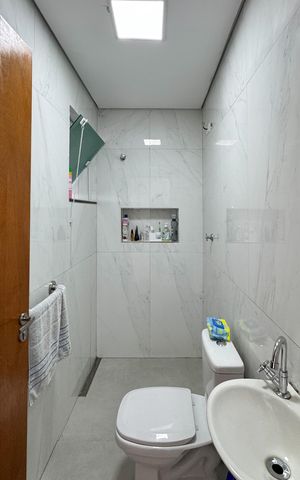 Casa à venda com 223m², 4 quartos e 6 vagas Casa à venda com 223m², 4 quartos e 6 vagasBanheiro Social 2