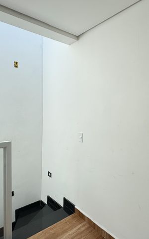 Casa à venda com 223m², 4 quartos e 6 vagas Casa à venda com 223m², 4 quartos e 6 vagasAcesso - Quartos