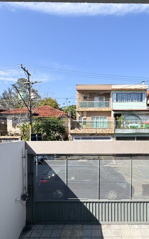 Casa à venda com 223m², 4 quartos e 6 vagas Casa à venda com 223m², 4 quartos e 6 vagasVista - Sala