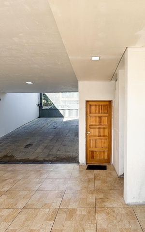 Casa à venda com 223m², 4 quartos e 6 vagas Casa à venda com 223m², 4 quartos e 6 vagasÁrea de Serviço e Churrasqueira