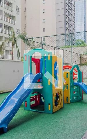 Apartamento à venda com 140m², 3 quartos e 2 vagas Apartamento à venda com 140m², 3 quartos e 2 vagasÁrea comum - Playground