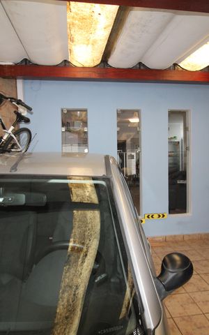 Casa à venda com 600m², 2 quartos e 2 vagasGaragem