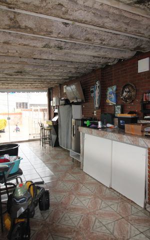 Casa à venda com 600m², 2 quartos e 2 vagasÁrea de Serviço