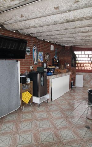 Casa à venda com 600m², 2 quartos e 2 vagasÁrea de Serviço