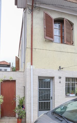 Casa de condomínio à venda com 90m², 2 quartos e 1 vaga Casa de condomínio à venda com 90m², 2 quartos e 1 vagaFachada da casa