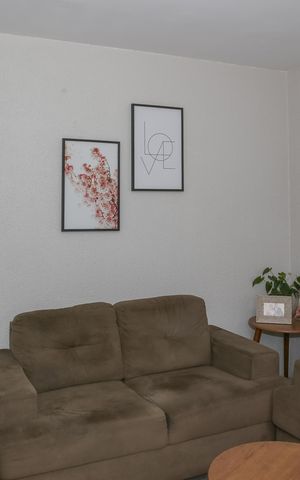 Casa de condomínio à venda com 90m², 2 quartos e 1 vaga Casa de condomínio à venda com 90m², 2 quartos e 1 vagaSala