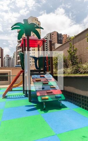 Apartamento à venda com 156m², 4 quartos e 3 vagasÁrea comum - Playground