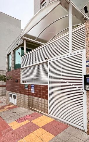 Apartamento à venda com 161m², 3 quartos e 3 vagasFachada + plaquinha