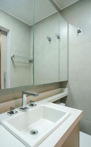 Apartamento à venda com 161m², 3 quartos e 3 vagasBanheiro da suíte