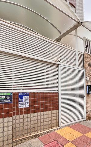 Apartamento à venda com 161m², 3 quartos e 3 vagasFachada + plaquinha