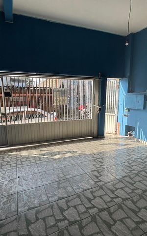 Casa à venda com 130m², 4 quartos e 2 vagas Casa à venda com 130m², 4 quartos e 2 vagasGaragem