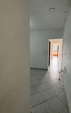 Casa à venda com 130m², 4 quartos e 2 vagas Casa à venda com 130m², 4 quartos e 2 vagasCorredor