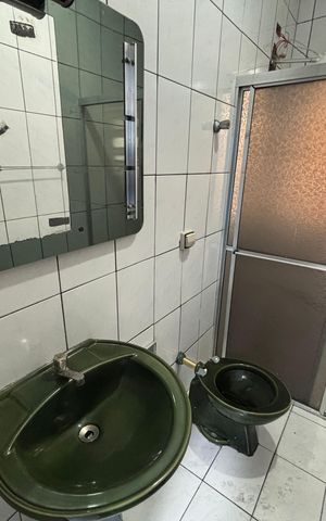 Casa à venda com 130m², 4 quartos e 2 vagas Casa à venda com 130m², 4 quartos e 2 vagasBanheiro