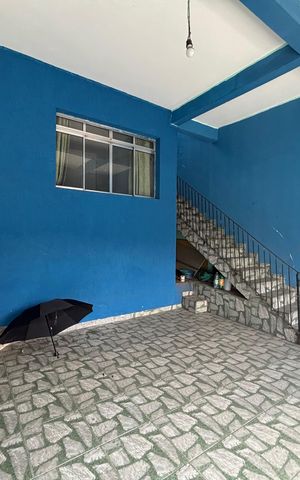 Casa à venda com 130m², 4 quartos e 2 vagas Casa à venda com 130m², 4 quartos e 2 vagasGaragem