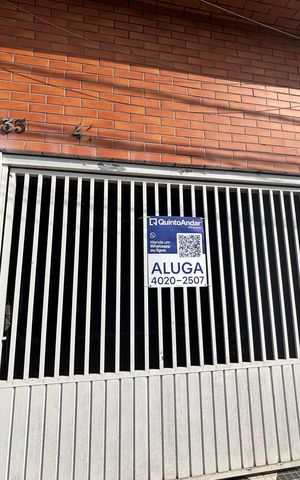 Casa à venda com 130m², 4 quartos e 2 vagas Casa à venda com 130m², 4 quartos e 2 vagasFachada