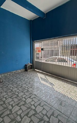 Casa à venda com 130m², 4 quartos e 2 vagas Casa à venda com 130m², 4 quartos e 2 vagasGaragem