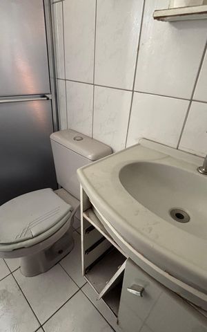 Casa à venda com 130m², 4 quartos e 2 vagas Casa à venda com 130m², 4 quartos e 2 vagasBanheiro da Suíte 1