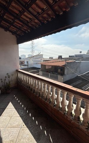 Casa à venda com 130m², 4 quartos e 2 vagas Casa à venda com 130m², 4 quartos e 2 vagasSacada