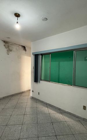 Casa à venda com 130m², 4 quartos e 2 vagas Casa à venda com 130m², 4 quartos e 2 vagasSala