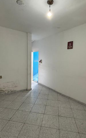 Casa à venda com 130m², 4 quartos e 2 vagas Casa à venda com 130m², 4 quartos e 2 vagasSala
