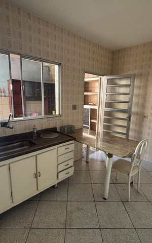 Casa à venda com 130m², 4 quartos e 2 vagas Casa à venda com 130m², 4 quartos e 2 vagasCozinha