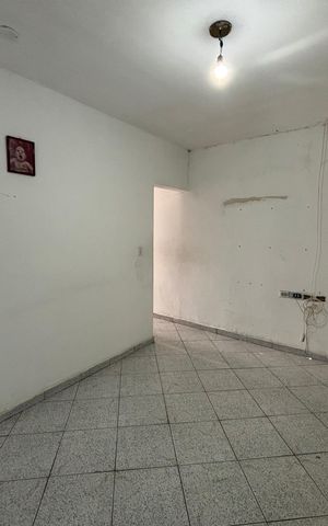 Casa à venda com 130m², 4 quartos e 2 vagas Casa à venda com 130m², 4 quartos e 2 vagasSala