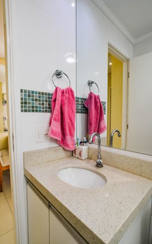 Apartamento à venda com 55m², 2 quartos e 1 vaga Apartamento à venda com 55m², 2 quartos e 1 vagaBanheiro Social