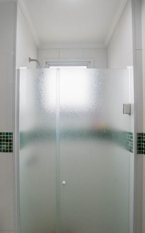 Apartamento à venda com 55m², 2 quartos e 1 vaga Apartamento à venda com 55m², 2 quartos e 1 vagaBanheiro Social