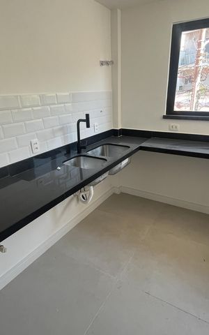 Apartamento à venda com 200m², 2 quartos e 3 vagas Apartamento à venda com 200m², 2 quartos e 3 vagasCozinha