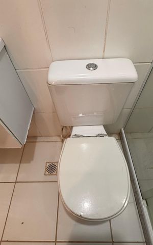 Casa à venda com 84m², 3 quartos e 1 vaga Casa à venda com 84m², 3 quartos e 1 vagaBanheiro