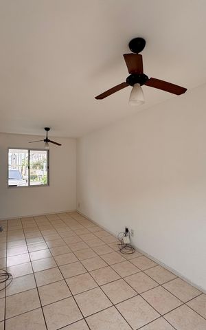 Casa à venda com 84m², 3 quartos e 1 vaga Casa à venda com 84m², 3 quartos e 1 vagaSala