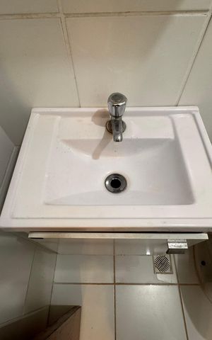 Casa à venda com 84m², 3 quartos e 1 vaga Casa à venda com 84m², 3 quartos e 1 vagaBanheiro