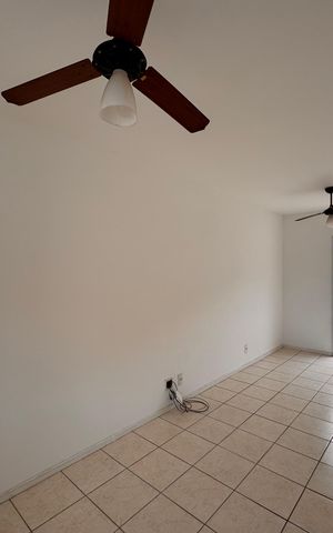 Casa à venda com 84m², 3 quartos e 1 vaga Casa à venda com 84m², 3 quartos e 1 vagaSala