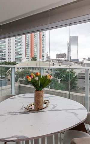 Apartamento à venda com 140m², 3 quartos e 2 vagas Apartamento à venda com 140m², 3 quartos e 2 vagasVaranda