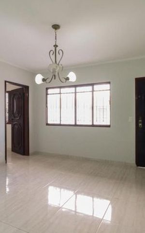 Casa à venda com 360m², 6 quartos e 5 vagas Casa à venda com 360m², 6 quartos e 5 vagasCasa 2- Sala