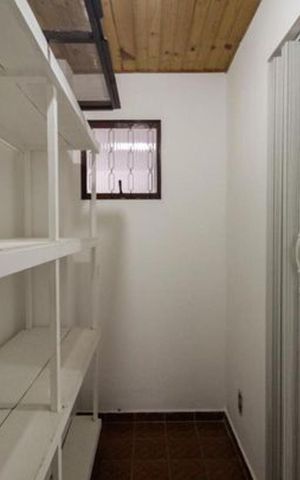 Casa à venda com 360m², 6 quartos e 5 vagas Casa à venda com 360m², 6 quartos e 5 vagasCasa 1 - Quarto 1