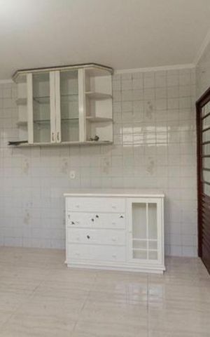 Casa à venda com 360m², 6 quartos e 5 vagas Casa à venda com 360m², 6 quartos e 5 vagasCasa 2 - Cozinha