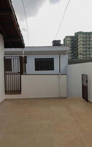 Casa à venda com 360m², 6 quartos e 5 vagas Casa à venda com 360m², 6 quartos e 5 vagasCasa 3- Área Externa