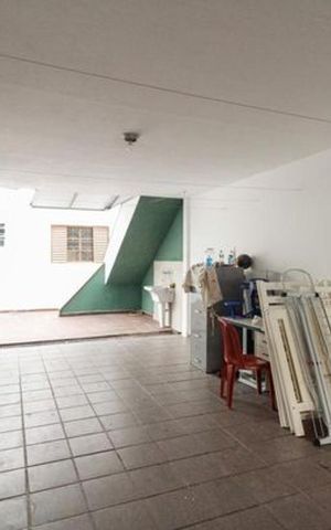 Casa à venda com 360m², 6 quartos e 5 vagas Casa à venda com 360m², 6 quartos e 5 vagasCasa 1 - Área Externa
