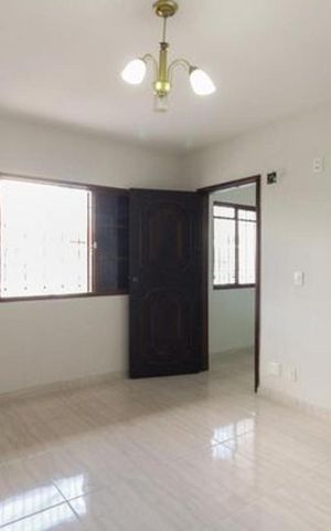 Casa à venda com 360m², 6 quartos e 5 vagas Casa à venda com 360m², 6 quartos e 5 vagasCasa 2 - Quarto 1