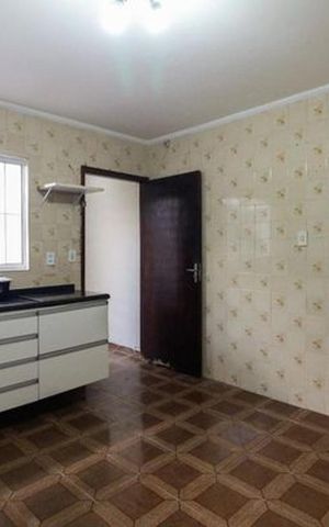 Casa à venda com 360m², 6 quartos e 5 vagas Casa à venda com 360m², 6 quartos e 5 vagasCasa 1 - Cozinha