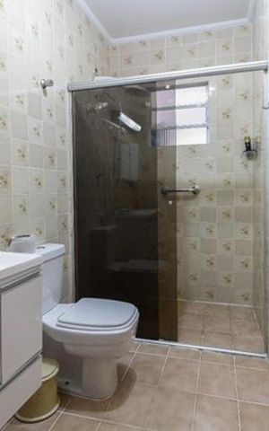 Casa à venda com 360m², 6 quartos e 5 vagas Casa à venda com 360m², 6 quartos e 5 vagasCasa 1 - Banheiro
