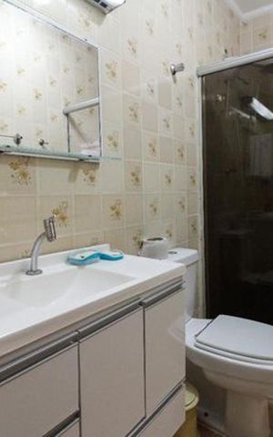 Casa à venda com 360m², 6 quartos e 5 vagas Casa à venda com 360m², 6 quartos e 5 vagasCasa 1 - Banheiro