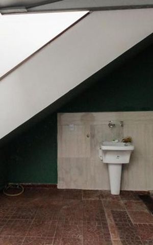 Casa à venda com 360m², 6 quartos e 5 vagas Casa à venda com 360m², 6 quartos e 5 vagasCasa 1 - Área de serviço