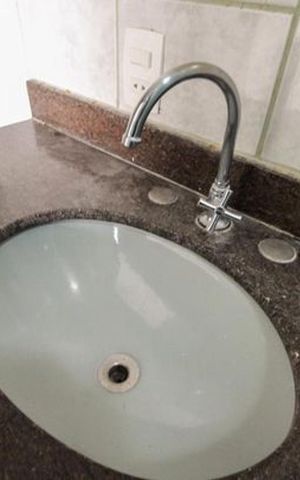 Casa à venda com 360m², 6 quartos e 5 vagas Casa à venda com 360m², 6 quartos e 5 vagasCasa 2 - Banheiro
