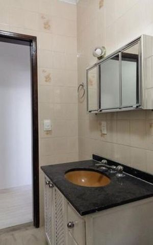 Casa à venda com 360m², 6 quartos e 5 vagas Casa à venda com 360m², 6 quartos e 5 vagasCasa 2 - Banheiro